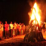 होलिका दहन क्यों किया जाता है? रंगों के त्योहार से पहले मनाए जाने वाले इस उत्सव का रहस्य जानें Holika Dahan 2026