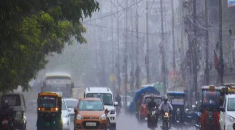 अगले 48 घंटे भारी! यूपी के 50 जिलों में मौसम विभाग का ‘रेड अलर्ट’, घर से निकलने से पहले पढ़ लें ये खबर Up weather april 2026
