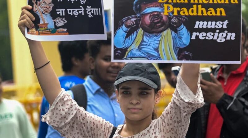 GenZ Protest में सबसे ज्यादा वायरल हो रहे ये मीम्स, जानिए क्या है इनका मतलब