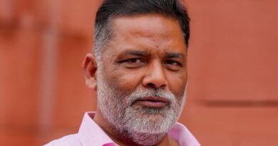 साधु का वेश… संसद में तमाशा और अब दिल्ली आवास पर जानलेवा हमला! बुरी तरह फंसे पप्पू यादव