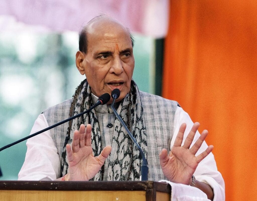 क्या भारत में भी रची जा रही है बांग्लादेश जैसी साजिश, राजनाथ सिंह के खुलासे से मची सनसनी